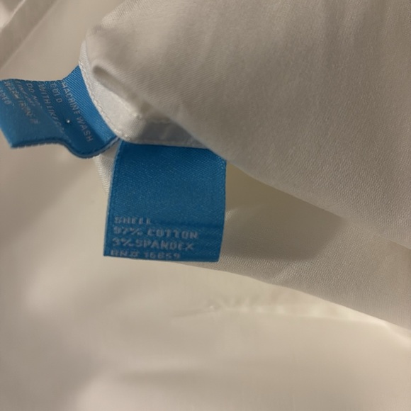 J. McLaughlin white button down top with satin collar and cuffs. Size 0. - Picture 7 of 7